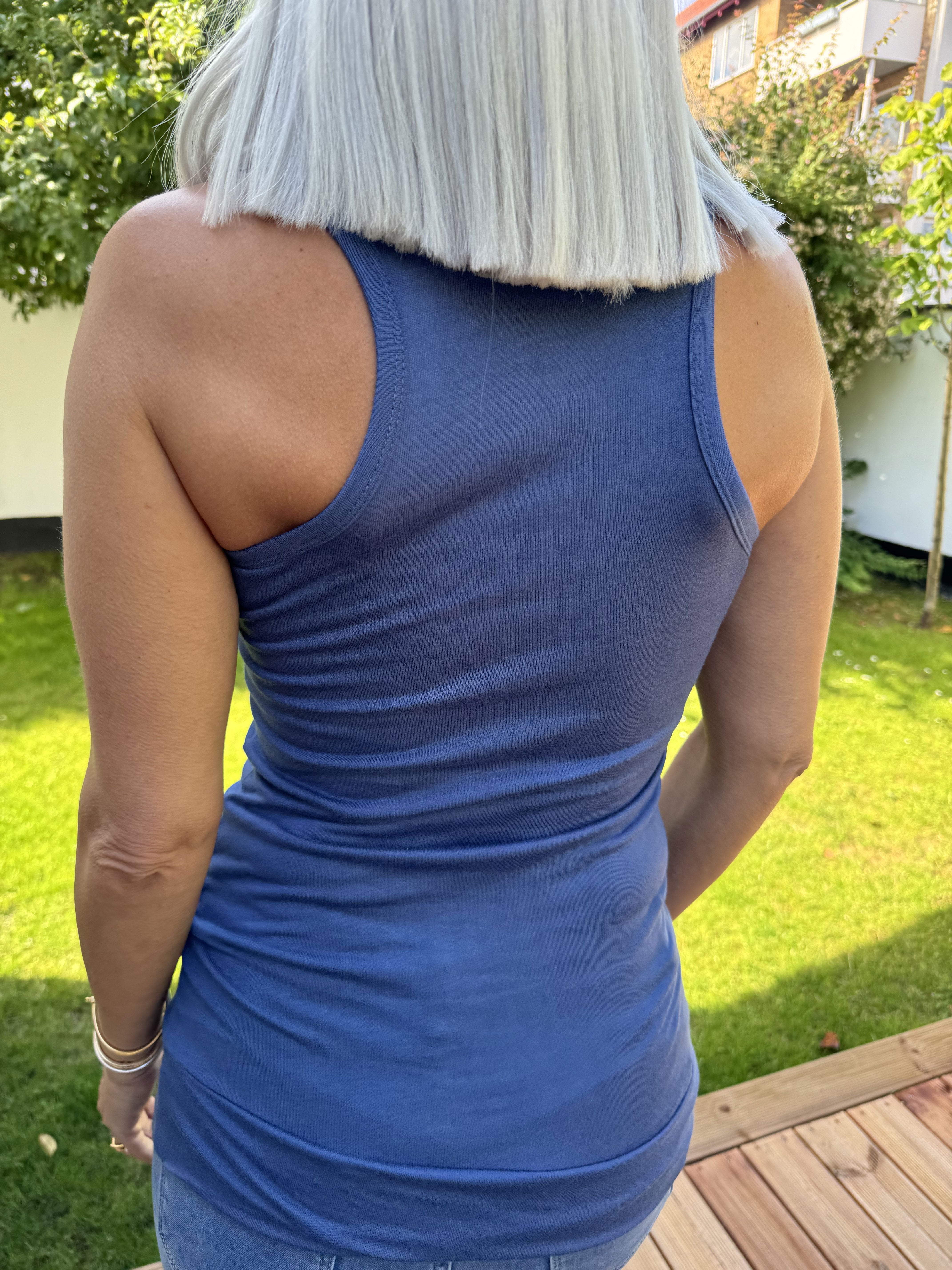 Talula - Basic topp i ventilerande material